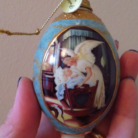 3 Bradford Editions Heirloom Ornaments ‘Guiding the way " Angels Porcelain 1999 - Picture 6 of 10